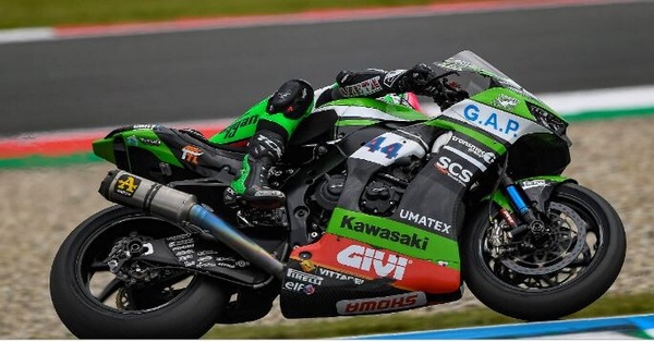 SBK Assen: weekend finito per Mahias, fratturato allo scafoide destro