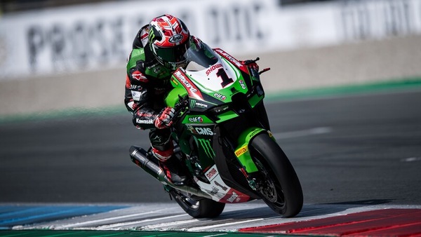 SBK Assen, Gara 2: Rea centra il tris, Locatelli il primo podio