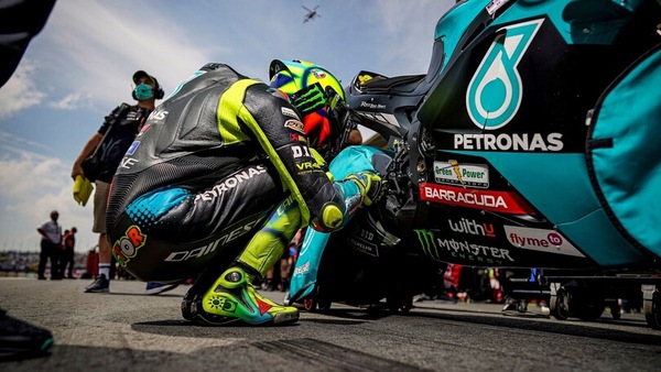 MotoGP, ritiro Rossi: “Fosse stato per me avrei corso per altri 20 anni”