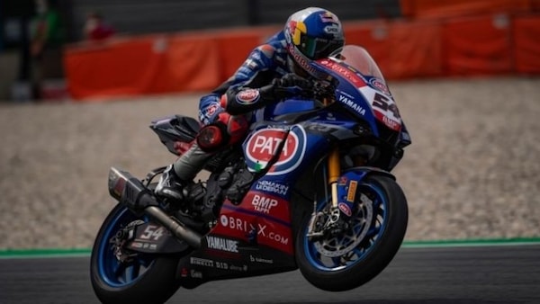 SBK Most, la pioggia protagonista delle FP2, Razgatlioglu resta leader