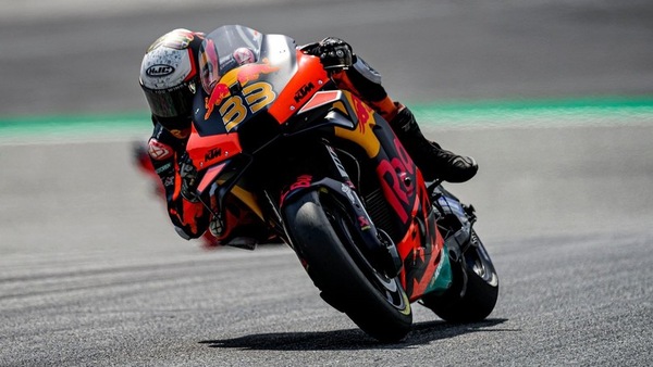 MotoGP Austria: Binder vince con la pioggia, Bagnaia secondo in rimonta