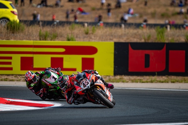 SBK Navarra, ancora Redding: batte Rea e vince la Superpole Race