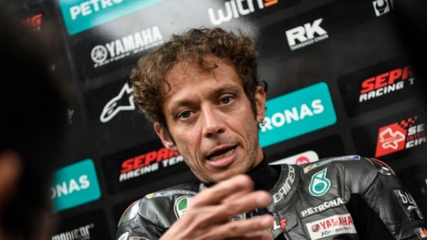 MotoGP Gran Bretagna, Rossi: “Crutchlow? Più utile nel team ufficiale”