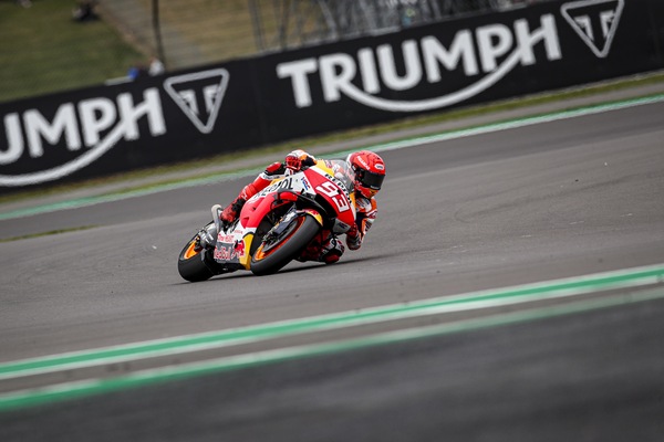 Gran Bretagna, Marquez: “Nell'incidente in FP1 mi è finita sabbia nell'occhio”
