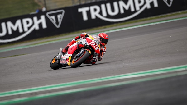 Gran Bretagna, Marquez: “Nell'incidente in FP1 mi è finita sabbia nell'occhio”