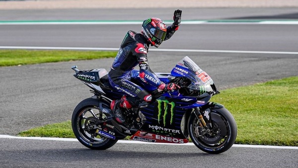 MotoGP Gran Bretagna live: Quartararo vince in scioltezza, con l'Aprilia sul podio