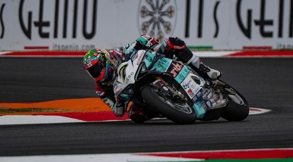 SBK Magny-Cours, Davies commenta le prove: “Le modifiche hanno funzionato”