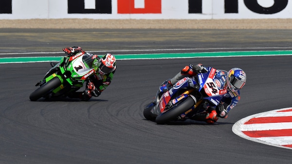 SBK, Magny-Cours: Razgatlioglu batte Rea nella Superpole Race