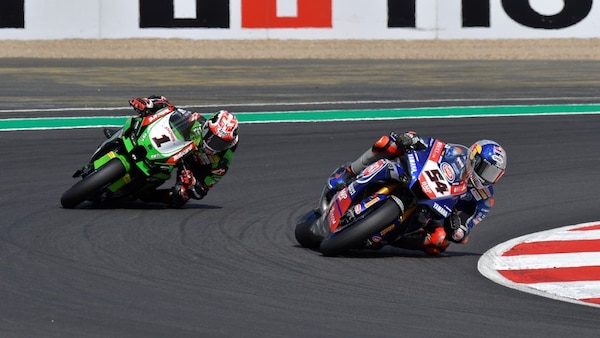 SBK, Magny-Cours: Razgatlioglu batte Rea nella Superpole Race