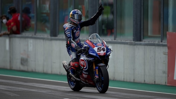 SBK Magny-Cours, Gara 2: Razgatlioglu firma la tripletta