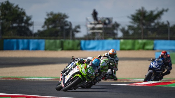 SSP300 Magny Cours: Adrian Huertas vince anche Gara 2
