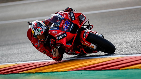 MotoGP Aragon, FP2: Miller sale in vetta davanti ad Aleix Espargarò