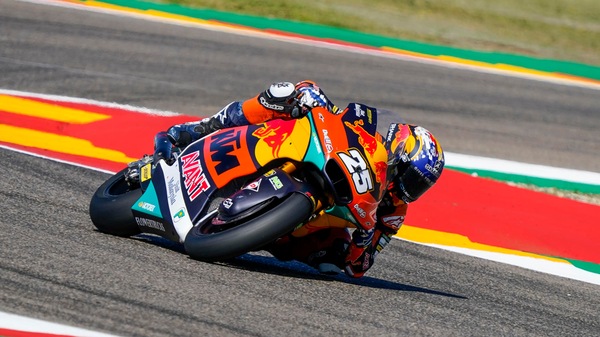Moto2 Aragon: Raul Fernandez batte anche il dolore, out Bezzecchi