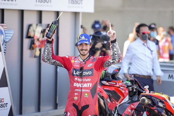 MotoGP Aragon, classifica piloti: Bagnaia recupera su Quartararo