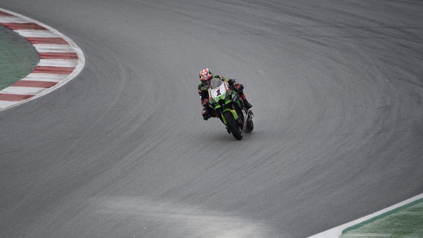 SBK Barcellona: Rea batte Razgatlioglu nella Superpole Race