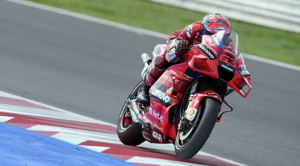 MotoGP San Marino, Bagnaia profeta in patria: trionfa resistendo a Quartararo