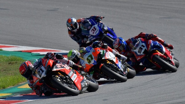 Pagelle SBK Barcellona: Rea impacciato, Rinaldi rinato