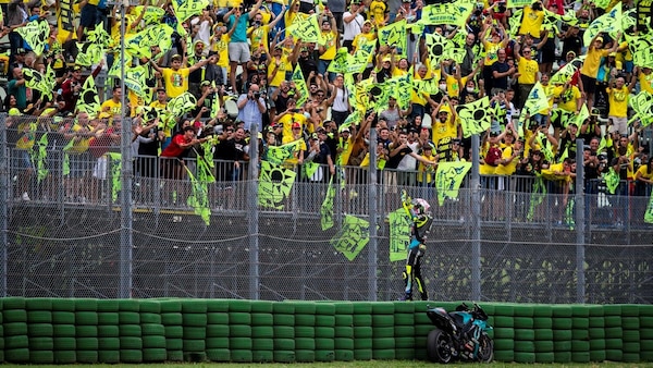 MotoGP, Misano si tinge di giallo: 10 mila spettatori in più per Vale