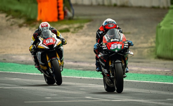 CIV SBK, Vallelunga: beffa per Delbianco, Pirro vince al fotofinish