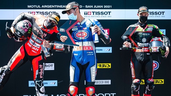 SBK Argentina: Razgatlioglu brucia Redding nella Superpole Race