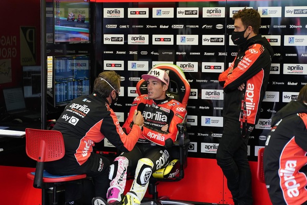 GP Algarve, Espargaro: “L'assenza di Marquez fa pensare a qualcosa di grave”
