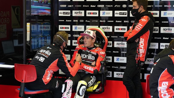 GP Algarve, Espargaro: “L'assenza di Marquez fa pensare a qualcosa di grave”