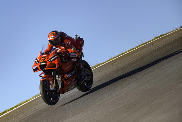 MotoGP Algarve, FP3: Bagnaia regola Quartararo per un solo millesimo