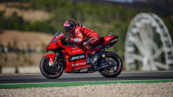 MotoGP Algarve: vittoria da dominatore di Bagnaia, a terra Quartararo