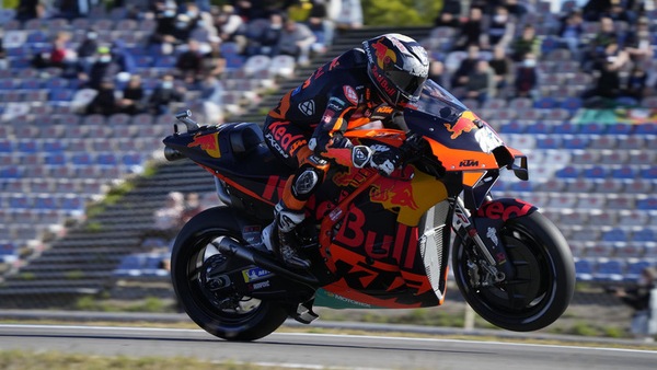 MotoGP Algarve, strike di Lecuona su Oliveira: Miguel trasferito in ospedale