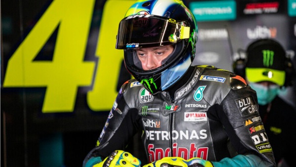 MotoGP Valencia, Valentino Rossi: “Pagherei i piloti per il 200° podio”