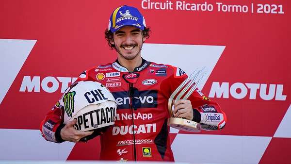 MotoGP Valencia, Bagnaia: “Grazie Vale, senza di te non sarei qui”