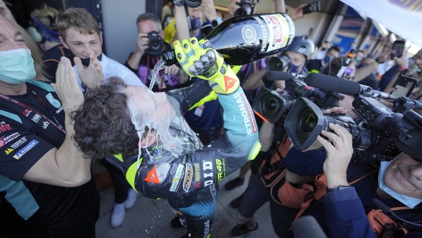 MotoGP Valencia, Rossi felice: “Tante emozioni. Lacrime? Forse stasera quando sarò solo...”