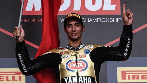 SBK Indonesia, la dedica di Razgatlioglu: “Questo titolo è per mio papà”