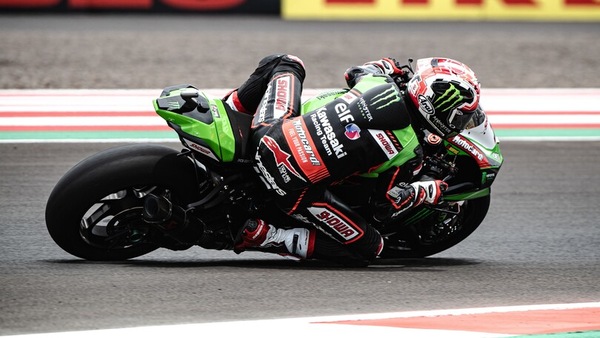 SBK Indonesia: Jonathan Rea re della pioggia in una Gara 2 sprint