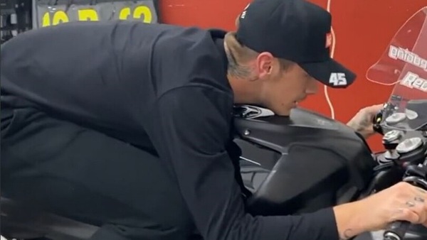 SBK: Scott Redding è salito sulla BMW M1000RR a Valencia