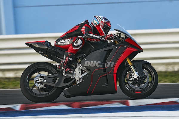 MotoE, Pirro promuove la Ducati: “Ricorda in tanti aspetti la MotoGP”