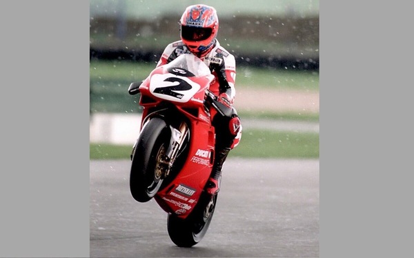 SBK, Donington 1998: quando nevicò e Fogarty bocciò il "paramani"