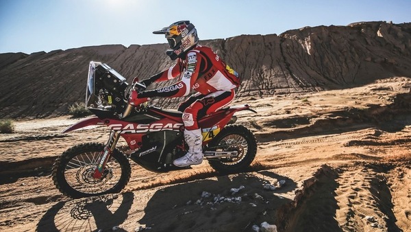 Dakar 2022: Sanders alza bandiera bianca per infortunio