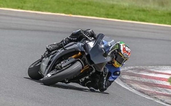 Darryn Binder si prepara alla MotoGP con... una Yamaha di serie