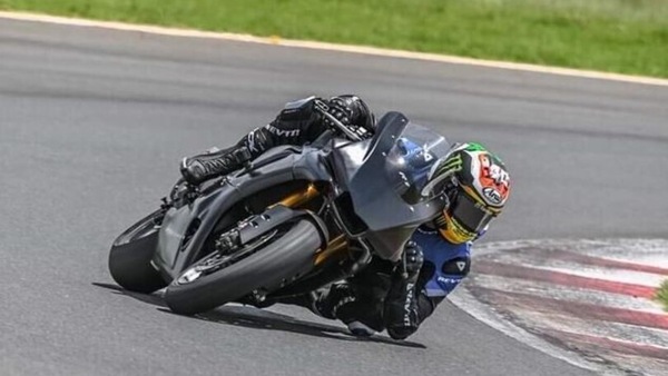 Darryn Binder si prepara alla MotoGP con... una Yamaha di serie