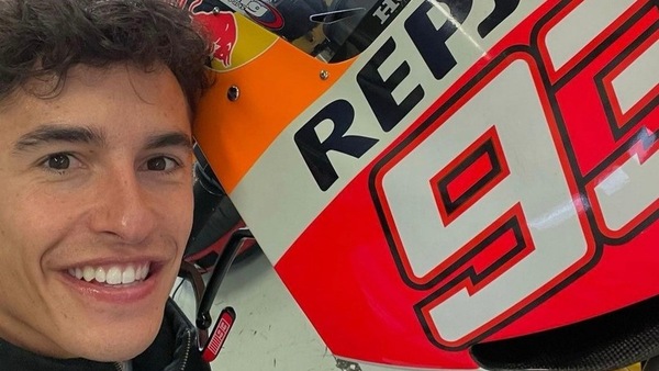 MotoGP, Marc Marquez in sella ad una RC213V-S: il primo passo verso il ritorno