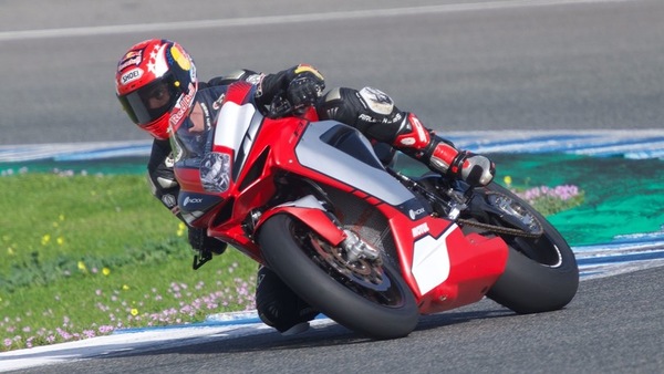 SSP, test Jerez: Sofuoglu alla scoperta della MV... in nome del nipote