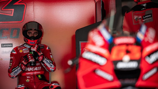 MotoGP, Bagnaia: “Bastianini più veloce? Non guardo la classifica”