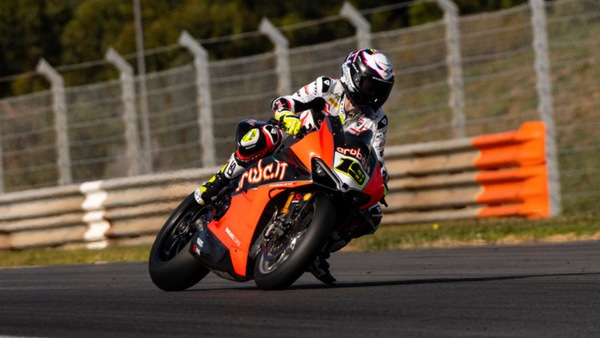 SBK, Test Portimao, Bautista: "Ora sono veloce e ho il controllo della moto"