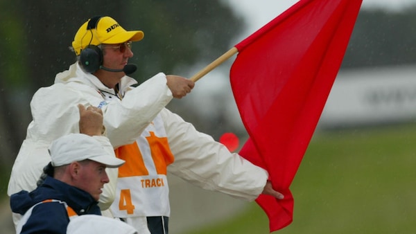 MotoGP, ecco come cambia il regolamento in caso di bandiera rossa