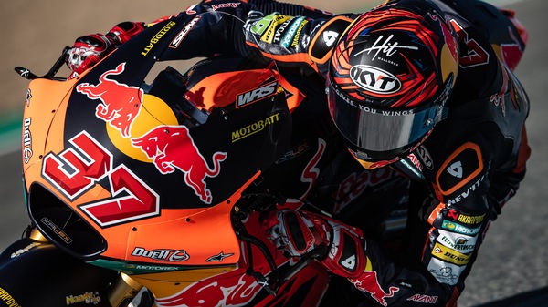 Moto2 GP Qatar, FP2: Fernandez si conferma davanti a tutti, ma Acosta lo tallona