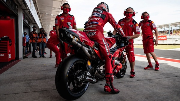 MotoGP: abbassatore abolito dal 2023, ma solo all'anteriore