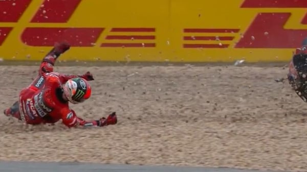 MotoGP: Bagnaia critica la ghiaia di Portimao, Tardozzi spiega perché