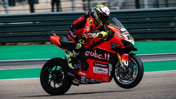 SBK, Assen: Alvaro Bautista si prende la scena nelle FP2, risale Rea