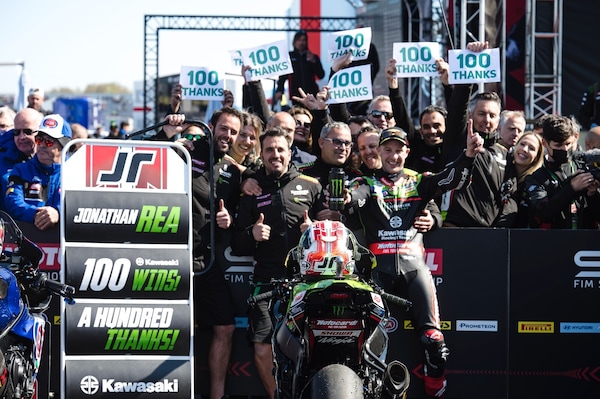 SBK: Rea vince la Superpole Race di Assen e fa 100 con Kawasaki